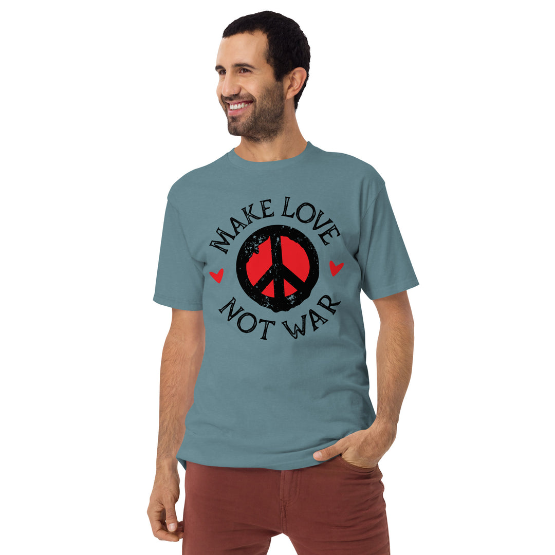 Make love not war Men’s premium heavyweight tee