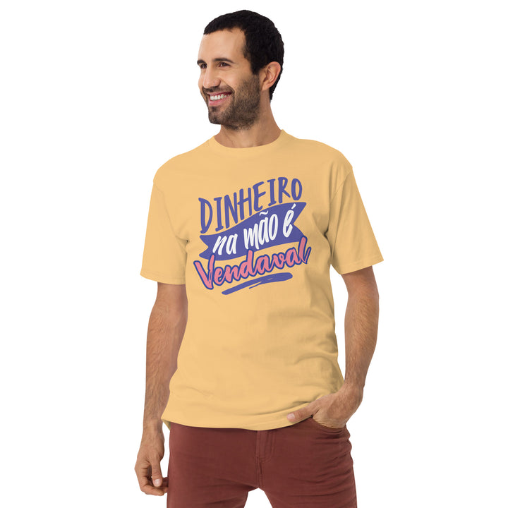 Dinheiro na mão e vendaval Men’s premium heavyweight tee