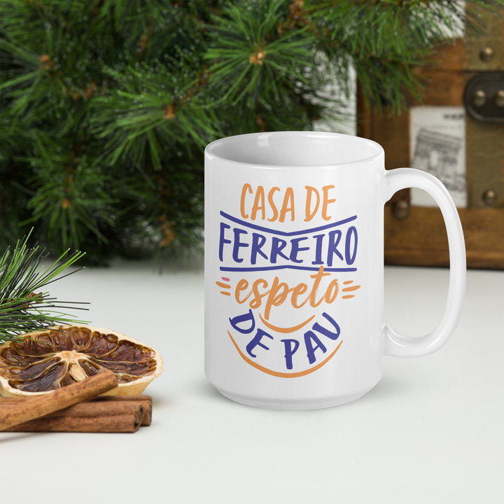 Casa de ferreiro espeto de pau White glossy mug