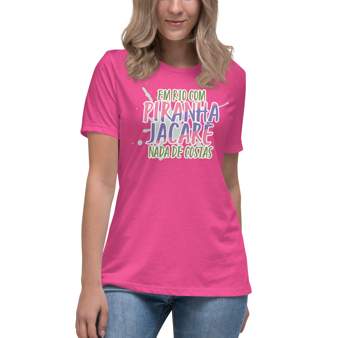 Em rio com piranha jacaré nada de costas Women's Relaxed T-Shirt