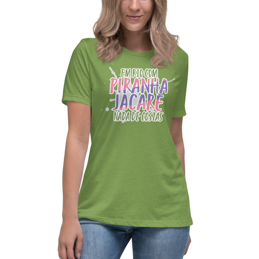 Em rio com piranha jacaré nada de costas Women's Relaxed T-Shirt