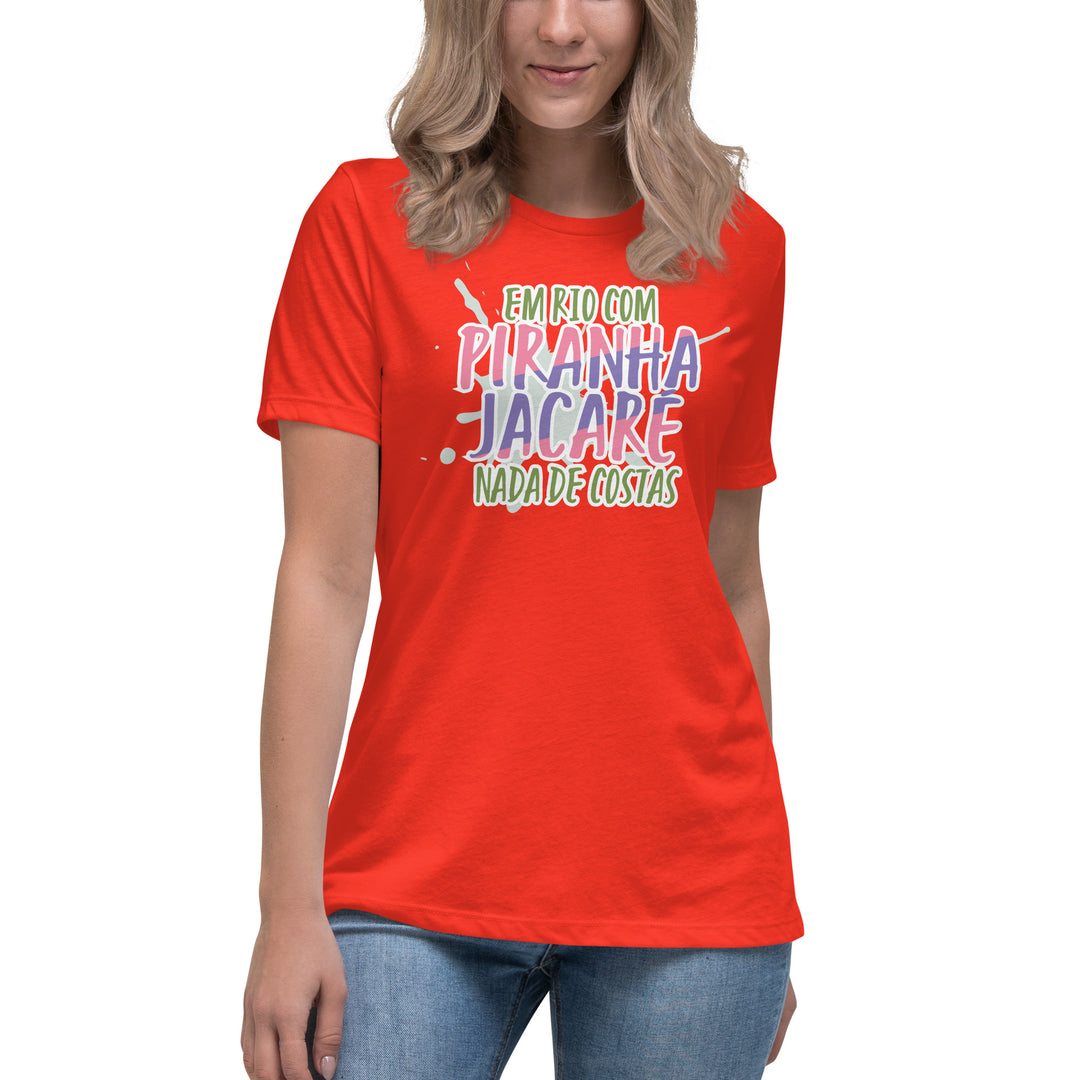 Em rio com piranha jacaré nada de costas Women's Relaxed T-Shirt